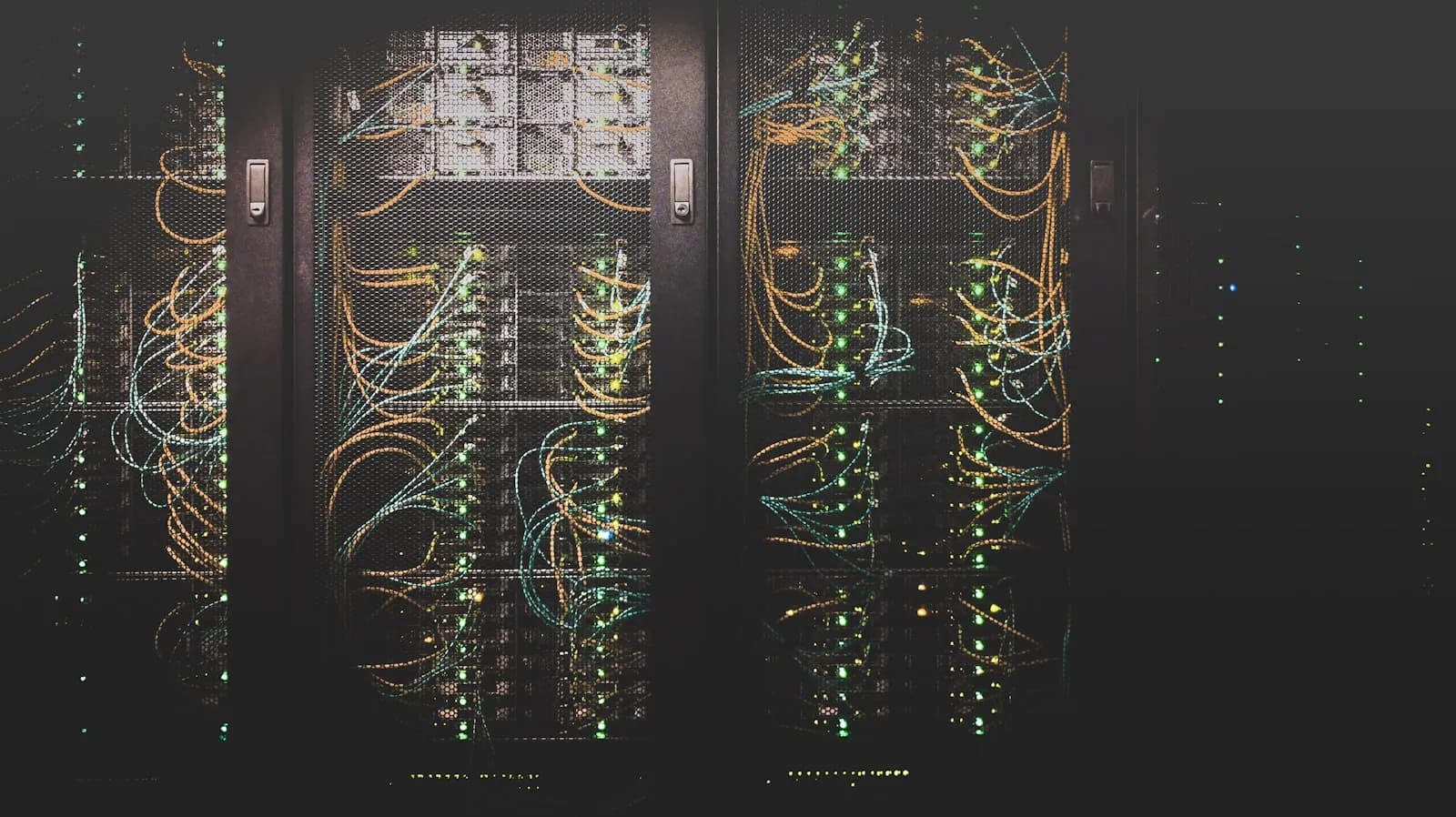 Cabling racks in a data centre, the kind of structured infrastructure Al Najmah designs and certifies